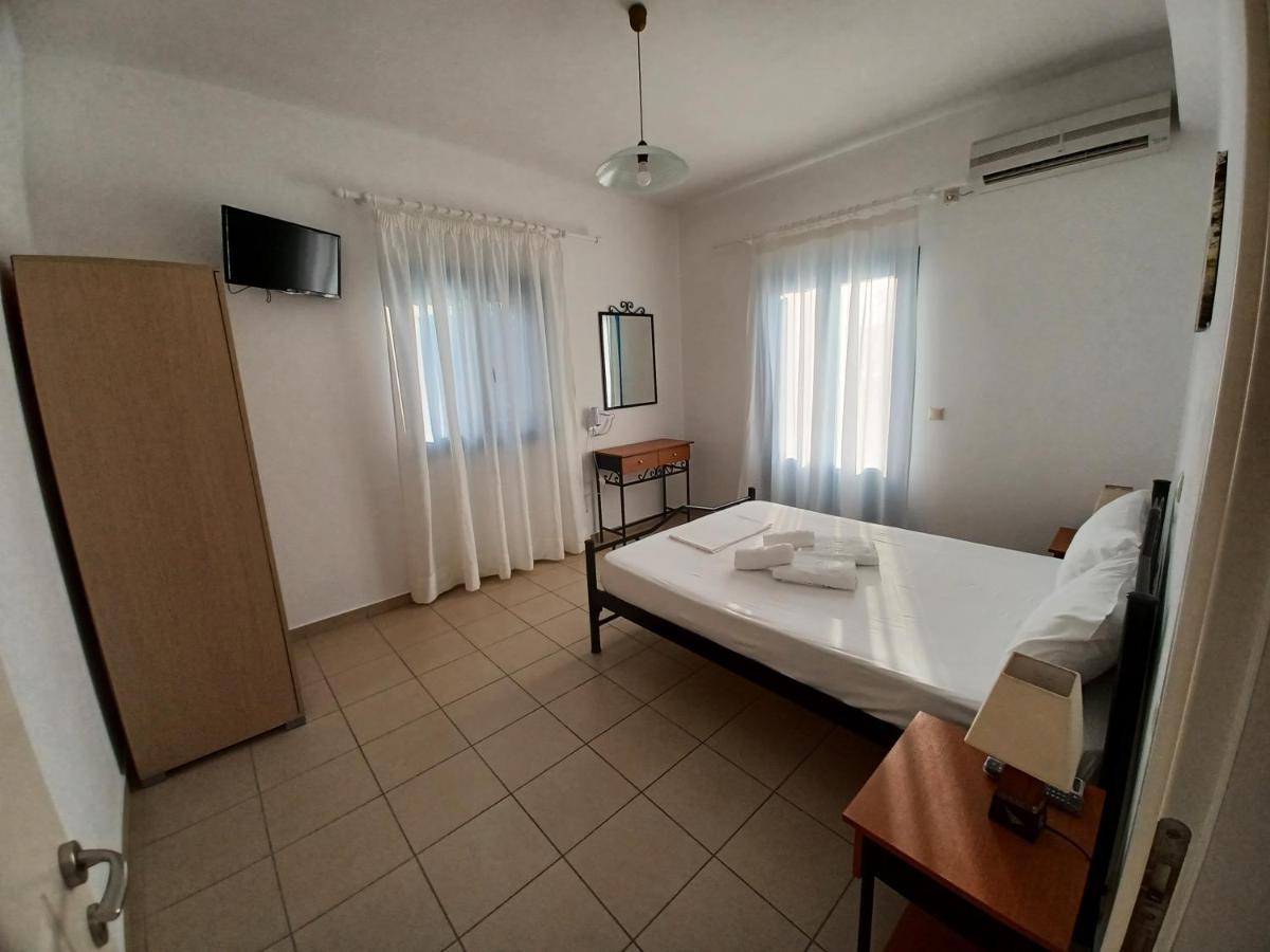 Taxiarchis Studios Agios Georgios  Dış mekan fotoğraf