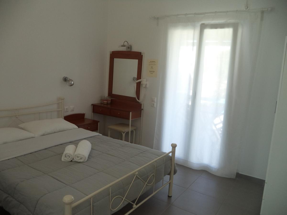 Taxiarchis Studios Agios Georgios  Dış mekan fotoğraf